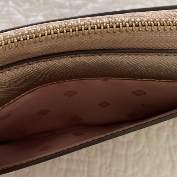 Kate Spade large gold metallic zip around wallet w/ cranberry and pink interior - Picture 12 of 16